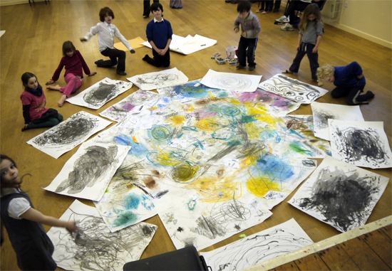 Draw a swirling spell pot full of ingrediants! Children make individual observational drawings before using them as a collage material on a communal drawing.