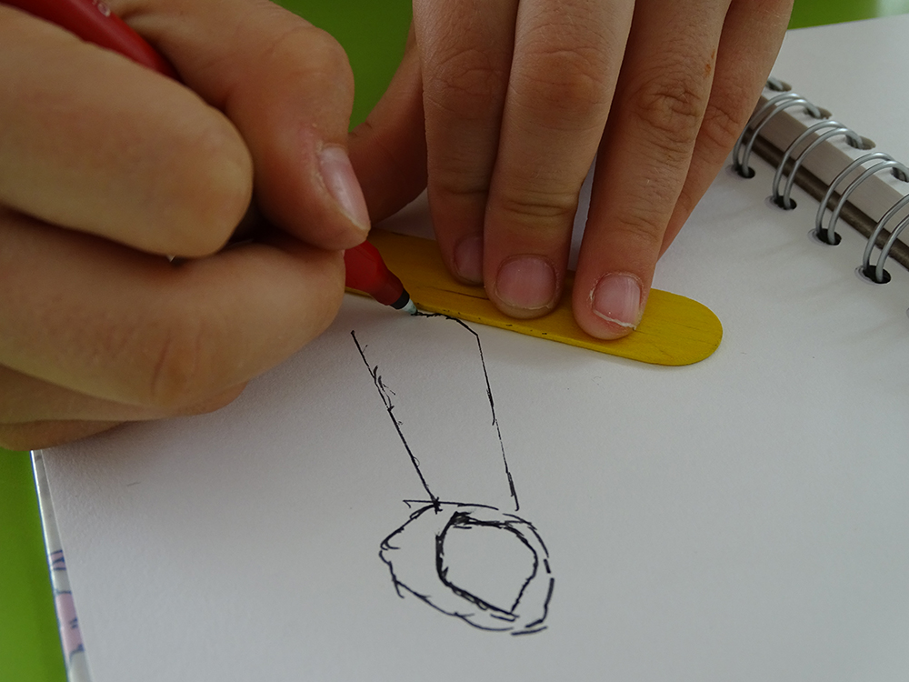 Drawing a cotton reel with only straight lines