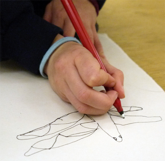 Using images of insects as inspiration, children make 4minute continuous line drawings in pen as a warm-up exercise to encourage close looking and to get their fingers moving.