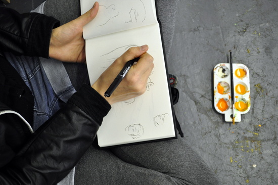 Working in sketchbooks Drawing the News Working in sketchbooks Drawing the News