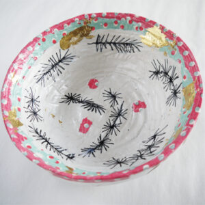 Children aged 6 to 10 work with Paula Briggs to bring together their drawing and making skills to make Christmas bowls!