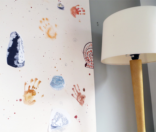 Using drawings and photocopies of drawings to design wallpaper inspired by natural forms. Gives children the opportunity to expore different drawing materials and the marks they make, explore pattern, and scale.
