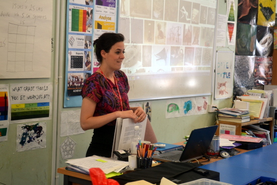 Susie introduces students at Swavesey Village College to her work and sculpture