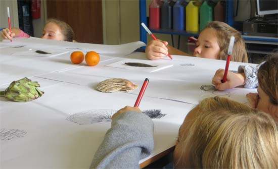 Artist, educator and co-founder of AccessArt Paula Briggs describes how she enables an exploration of drawing as an activity to support other artforms, in this case sculpture.