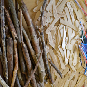 materials wood, sticks and straws