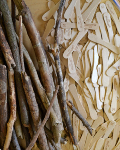 materials wood, sticks and straws