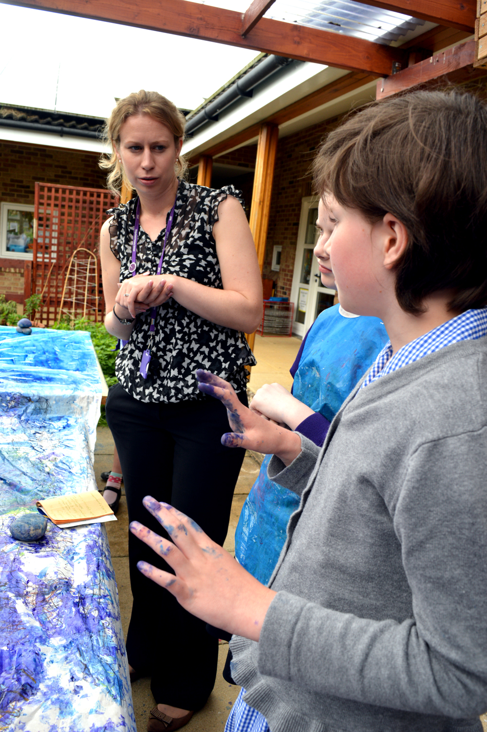 The fabulous class teacher Mrs Timmis then guided pupils in a discussion about what they might do with or to their river drawing next.