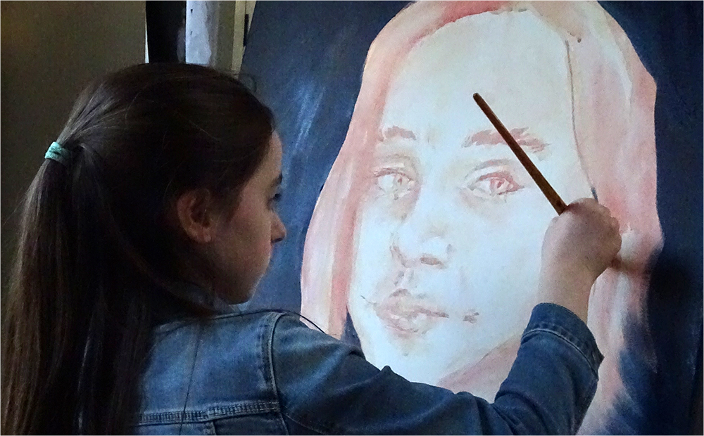 Creating a background that will frame the face