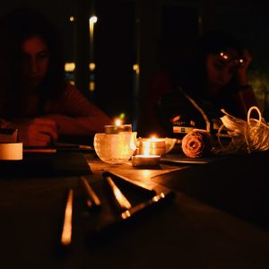 Still life elements in candle light - Exp teenagers - SC