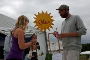 Mostyn running an outdoor painting workshop