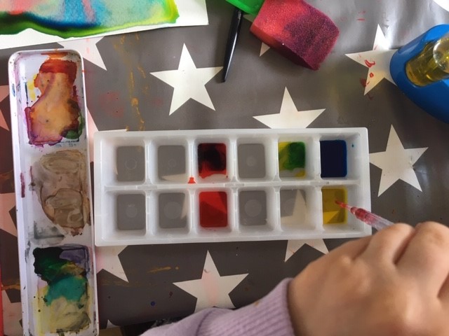colour mixing using an ice cube tray
