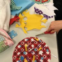 Using fabrics to make model pizzas