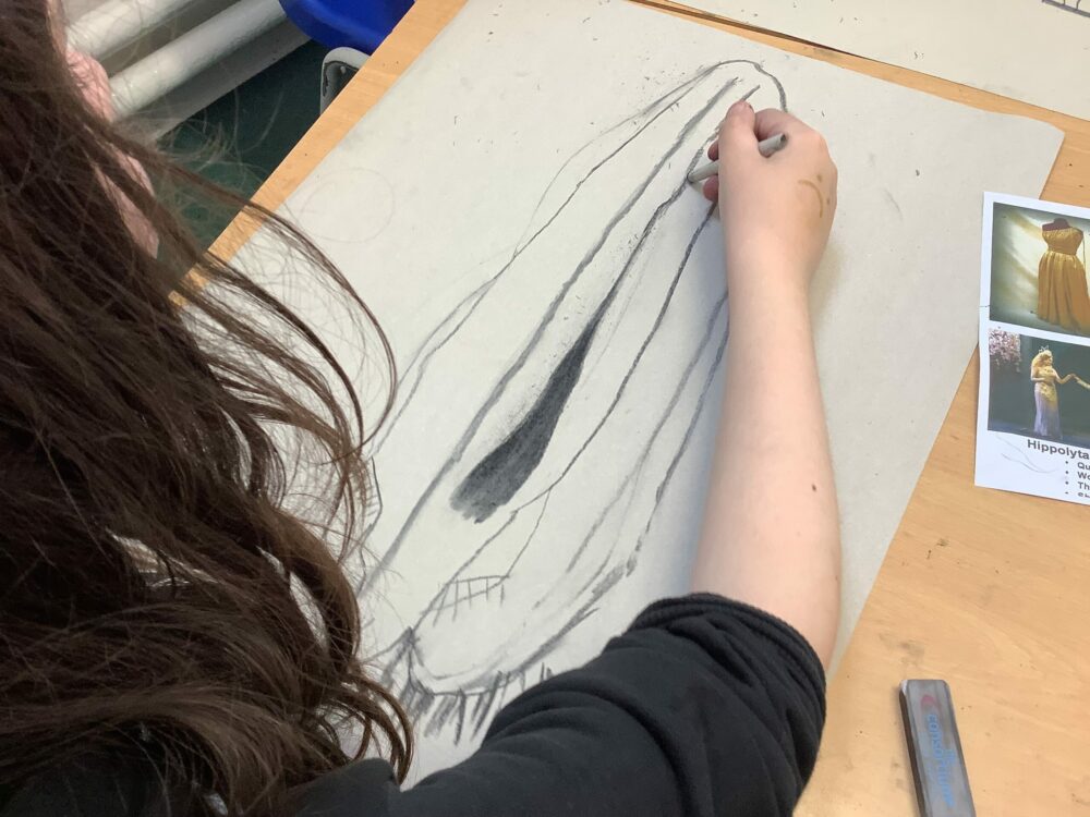 Looking closely when drawing fabric with charcoal