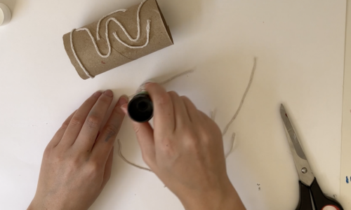 Design patterns using string, work on a 3D surface and use movement to create prints in this activity aimed at EYFS & SEND.