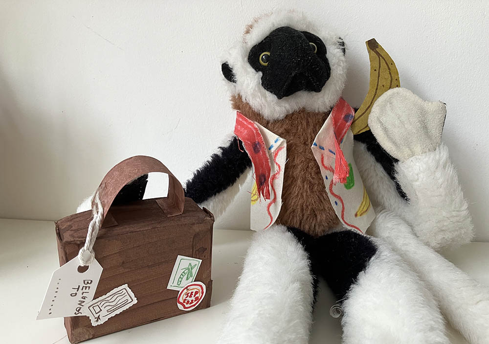 Toy with his Props by Tobi Meuwissen 